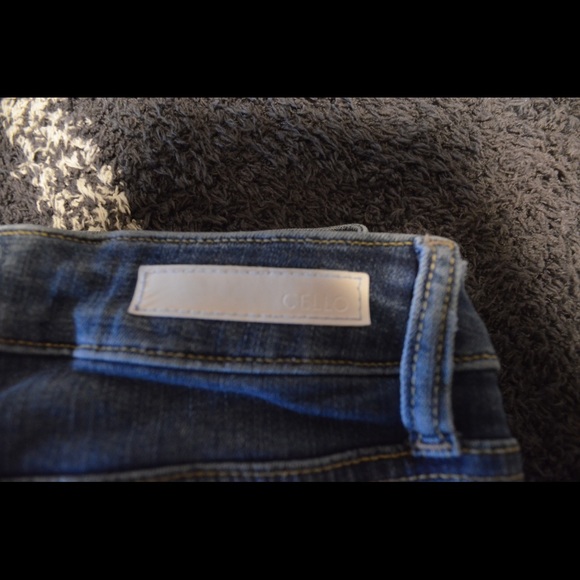 High Waisted Jeans - Picture 3 of 4